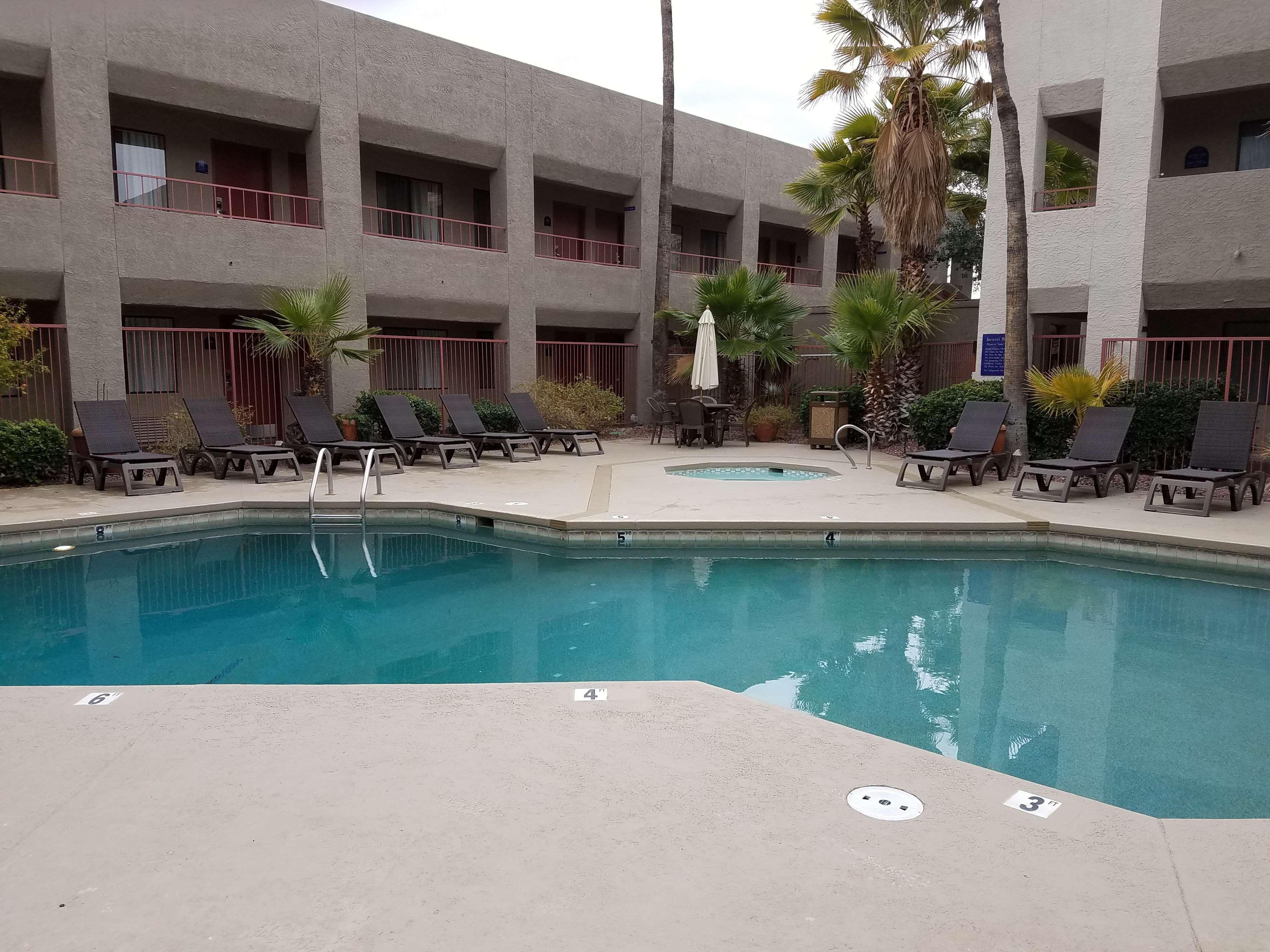 Best Western Innsuites Tucson Foothills Hotel & Suites Екстер'єр фото